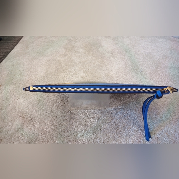 New Rare Gucci Bengal Tiger Pouch - Picture 6 of 11